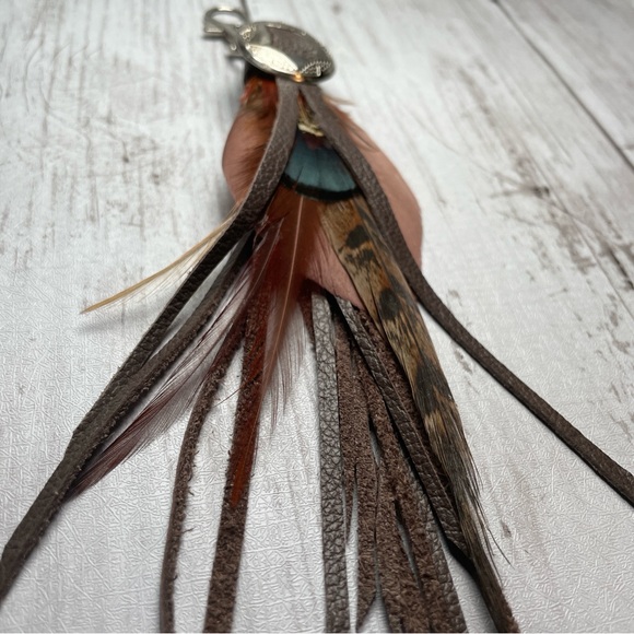 Brown Feather Detail Genuine Leather Fringe Keychain Purse Toggle - Picture 10 of 13